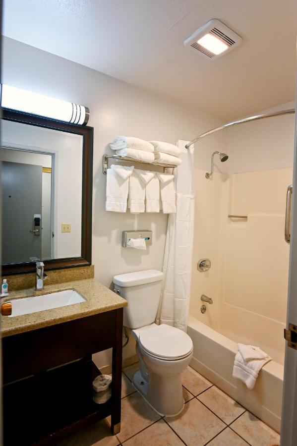 Comfort I-5 Inn 2*